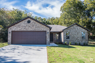 Building Photo - 205 Lake Dr