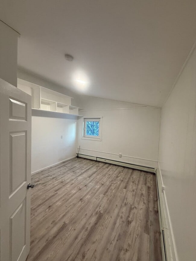 Foto del edificio - 1315 Ballaine Rd