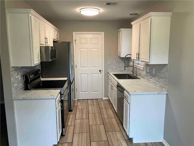 Foto del edificio - 1227 S Camellia Ln