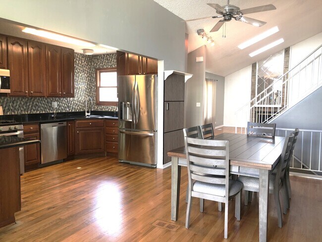 Building Photo - 3890 Windjammer Ln