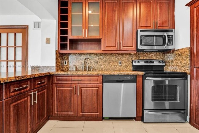 Foto del edificio - 437 Swan Ave