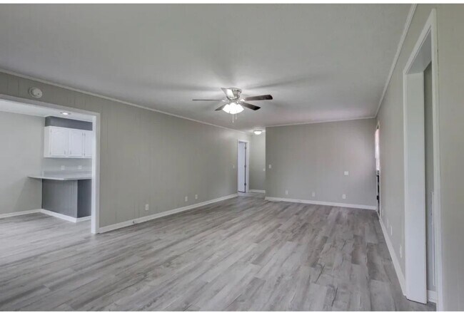 Foto del edificio - Freshly Renovated Home on Large Lot – Read...