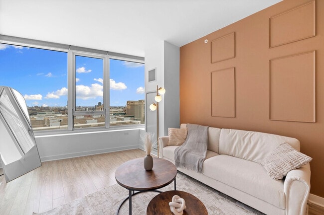 Building Photo - 720 S Wells St