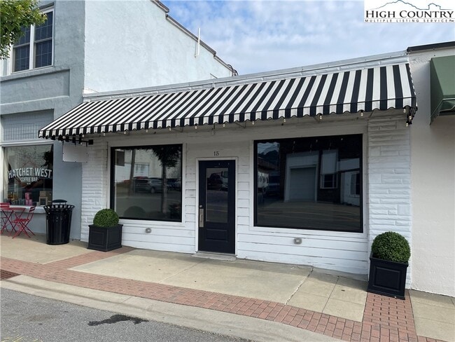 Building Photo - 15 E 2nd St