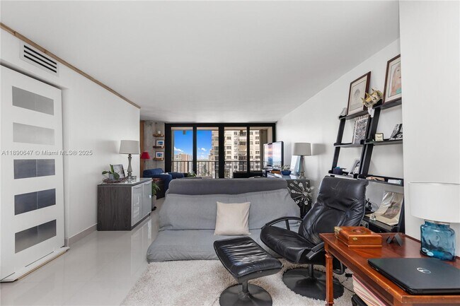Foto del edificio - 2401 S Ocean Dr