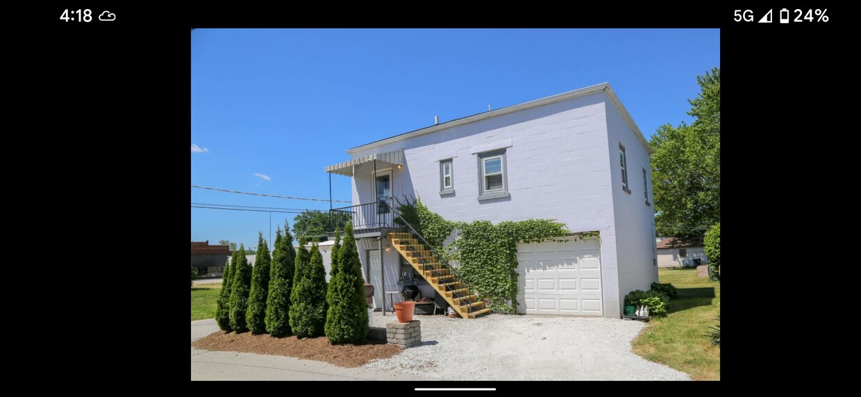 Primary Photo - 106 W North St