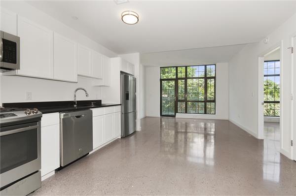 Primary Photo - 23 Bleecker St