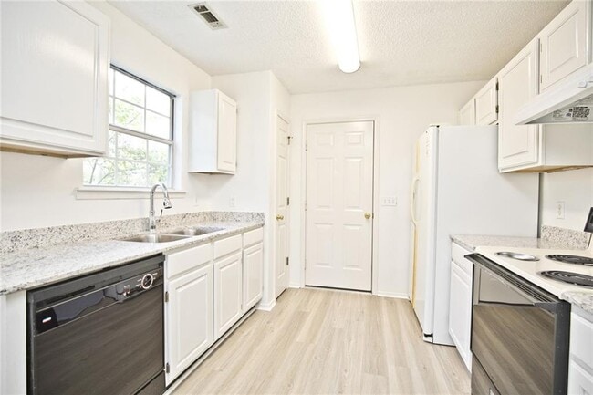 Foto del edificio - 3061 W Wildflower St