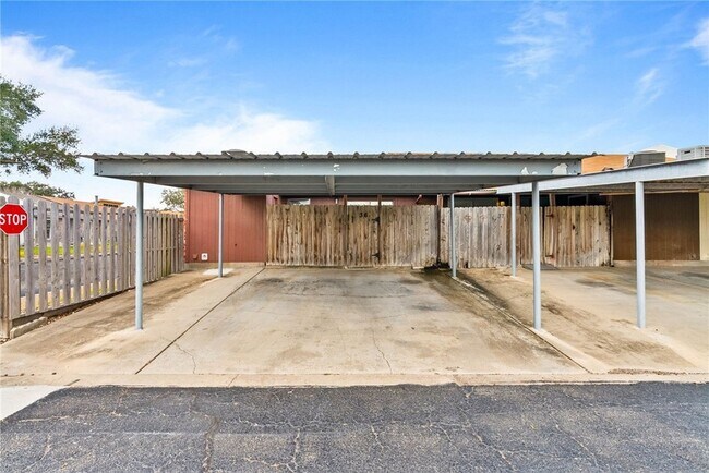 Foto del edificio - 13656 Teague Ln