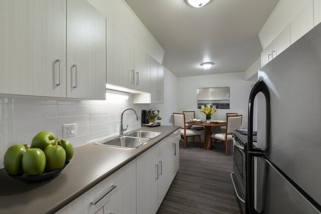 Photo du bâtiment - Riverview Plaza