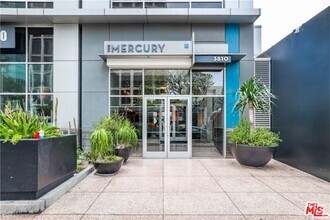 Building Photo - 3810 Wilshire Blvd