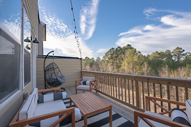 Foto del edificio - 2146 Colvin Ct NW