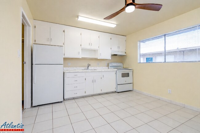 Building Photo - 555 S 10th St