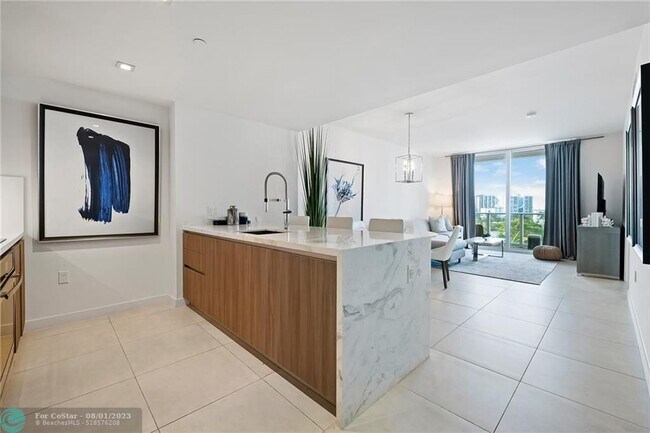 Foto del edificio - 401 N Birch Rd