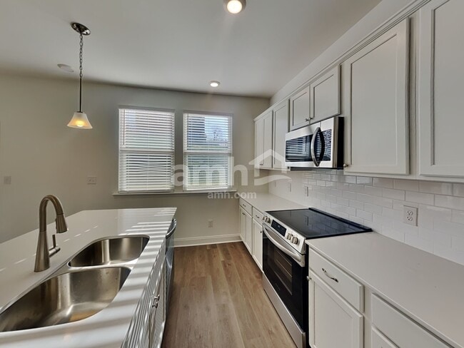 Building Photo - 207 Argea Dr