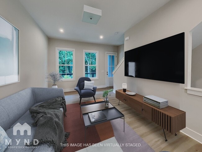 Building Photo - 918 Spencer Ave