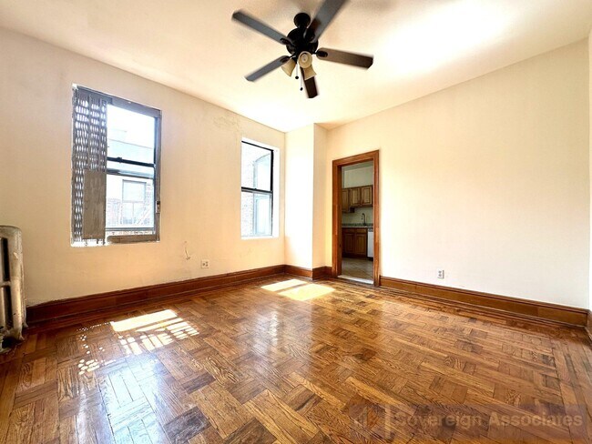 Foto del edificio - 64 W 108th St