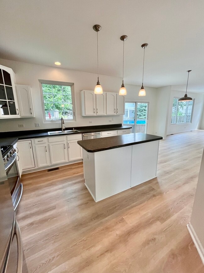 Building Photo - 1523 Schumacher Dr