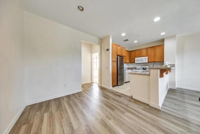 Building Photo - 1583 Sumac Pl