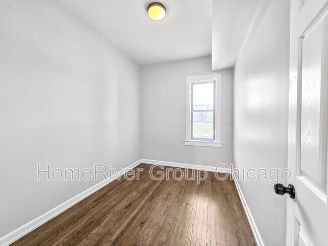 Foto del edificio - 4723 S Forrestville Ave