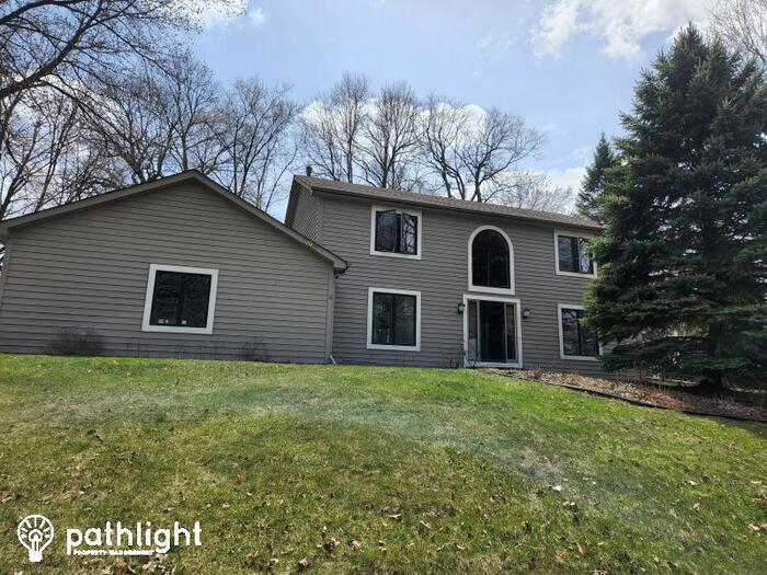 Primary Photo - 5301 S Park Drive, Savage, MN, 55378
