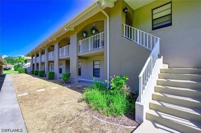 Foto del edificio - 135 Cypress Way E