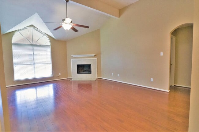 Foto del edificio - 16807 Dunbar Grove Ct