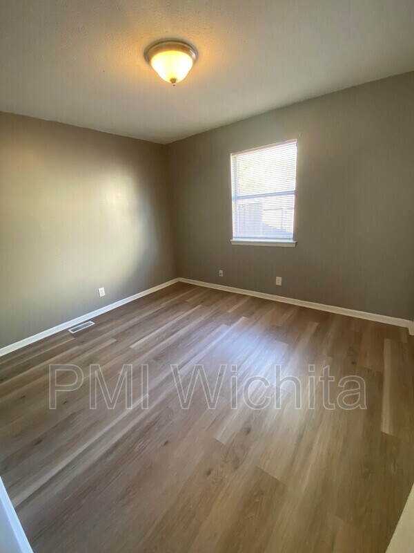 Building Photo - 3253 S Holyoke Cir