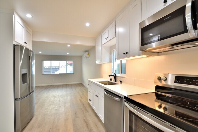 Foto del edificio - 2618 Mathews Ave