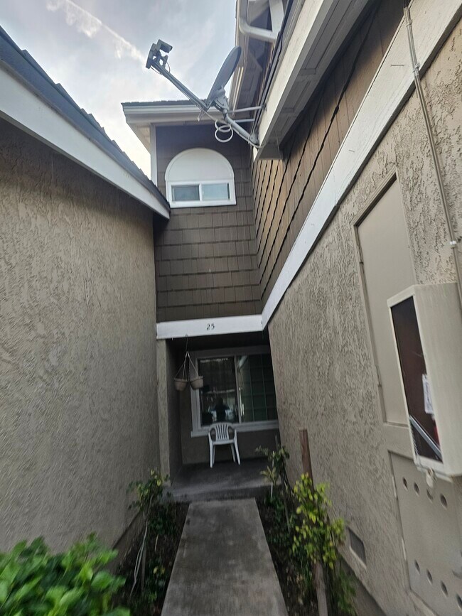 Entrada a la casa - 25 Weepingwood