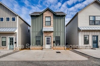 Building Photo - 606 W 2nd St