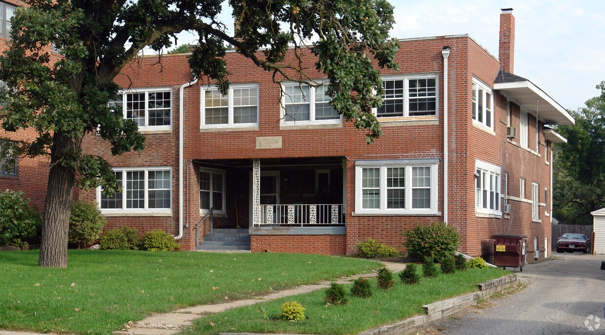 Building Photo - 3921 Ingersoll Ave