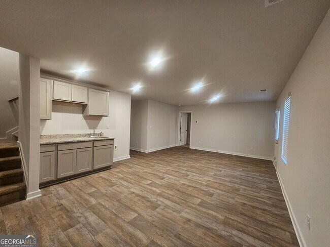 Building Photo - 762 Great Oaks Pl
