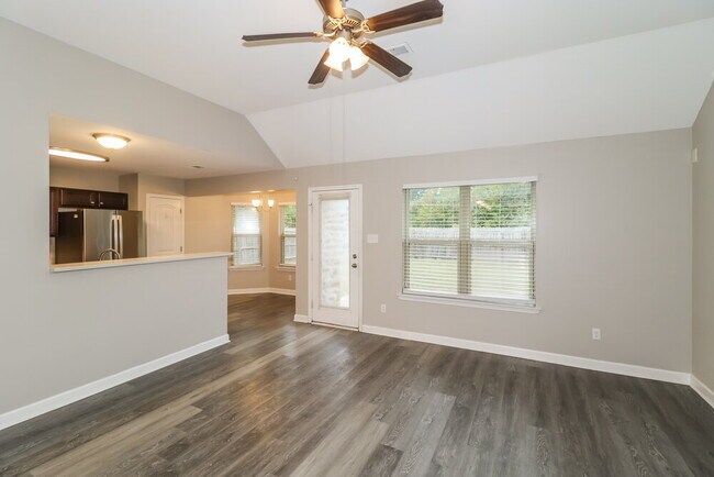 Foto del edificio - 8129 Jordan View Dr