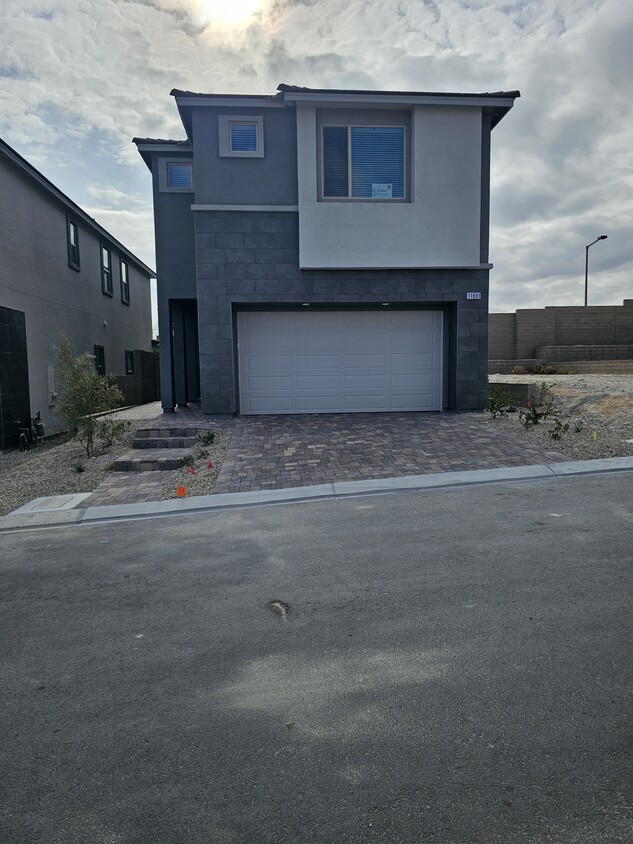 Foto principal - 11861 Pied Harrier Ave