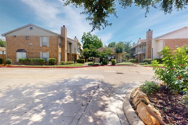 Foto del edificio - 10615 Briar Forest Dr