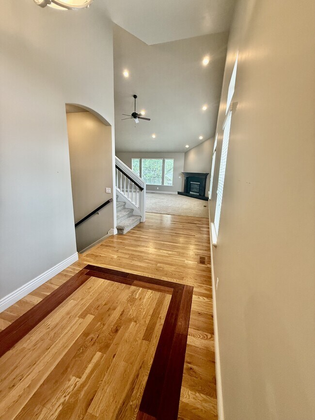 Building Photo - 2028 E 4500 S