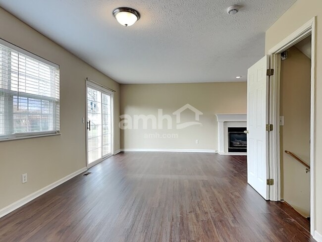 Foto del edificio - 6131 Pine Meadows Dr