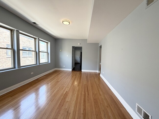 Building Photo - 7821 S Phillips Ave