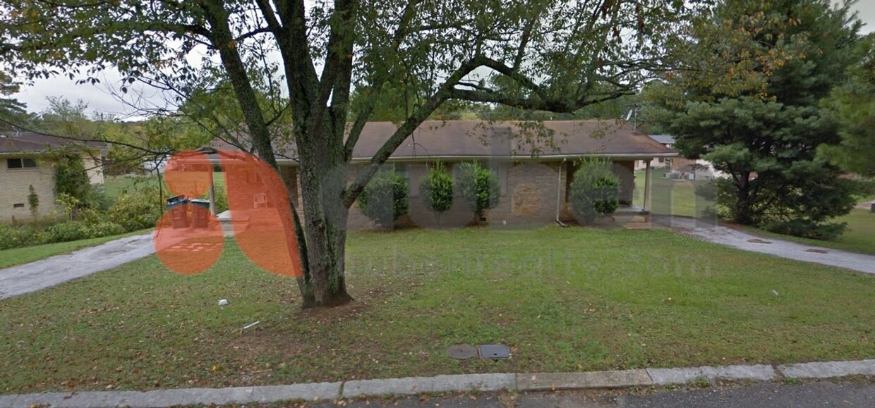 Primary Photo - 2 bed duplex off Bonny Oaks - Housing Vouc...