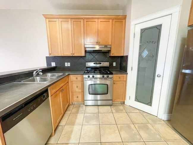 Building Photo - 2.0 bedroom in Calgary Alberta T2V 0H1