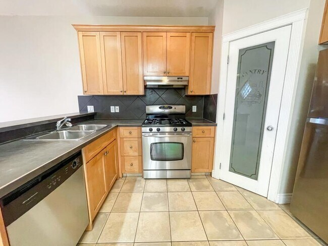 Photo du bâtiment - 2.0 bedroom in Calgary Alberta T2V 0H1