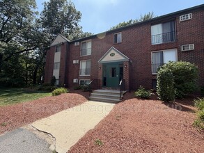 Building Photo - 123 English Village Rd