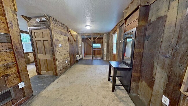 Building Photo - 2-Bedroom Single-Family Home