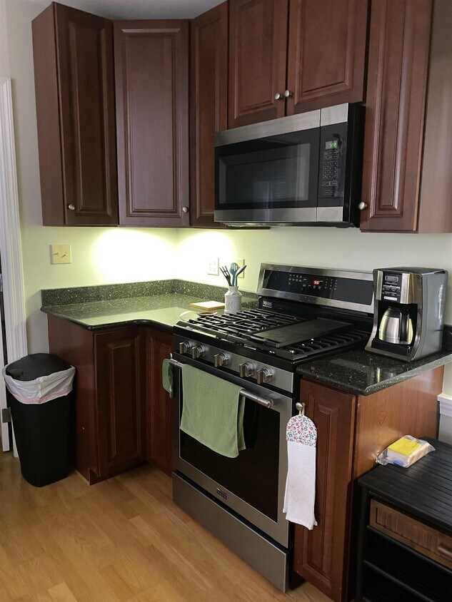 Primary Photo - 312 Rindge Ave
