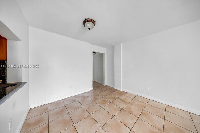 Foto del edificio - 6545 Indian Creek Dr