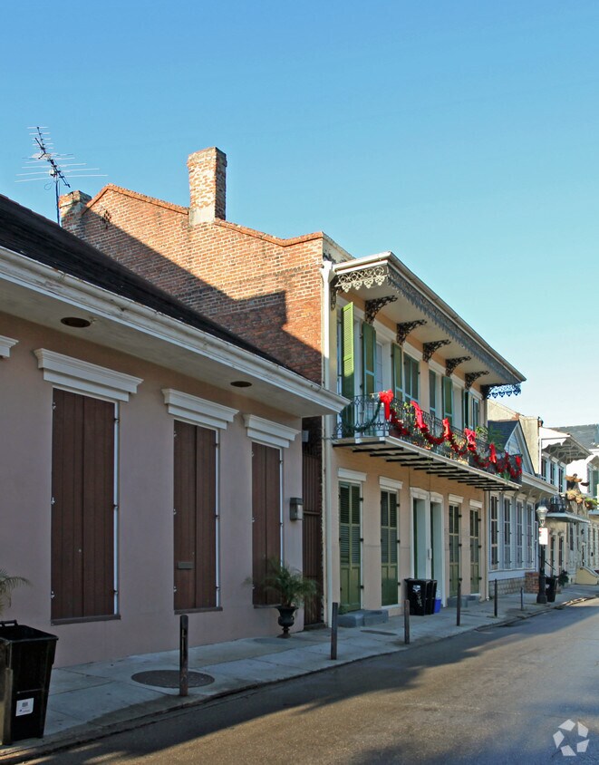 Building Photo - 726-728 Barracks St