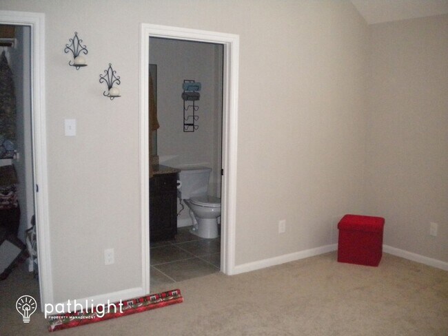 Building Photo - 403 Stonebrook Ln