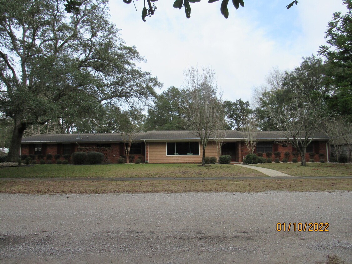 258 Tennessee Ave, Valparaiso, FL 32580 House Rental in Valparaiso