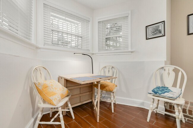 Foto del edificio - 704 12th St NE